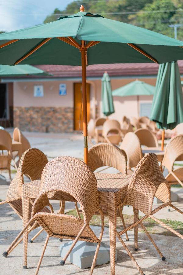 Island Wanderers Inn Đảo Đảo Coron Ngoại thất bức ảnh